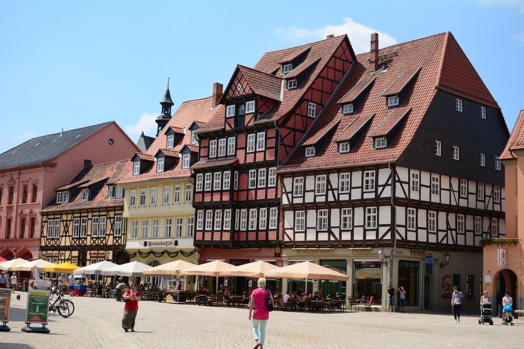 Schoene Ferienwohnung Mit Zwei Schlafzimmern クヴェードリンブルク エクステリア 写真