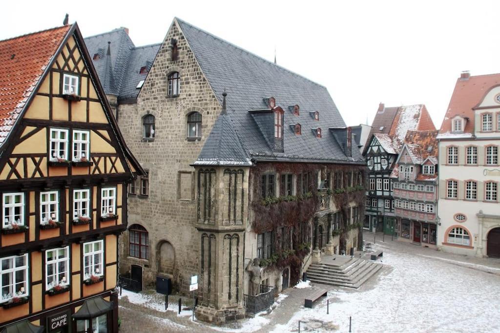 Schoene Ferienwohnung Mit Zwei Schlafzimmern クヴェードリンブルク エクステリア 写真