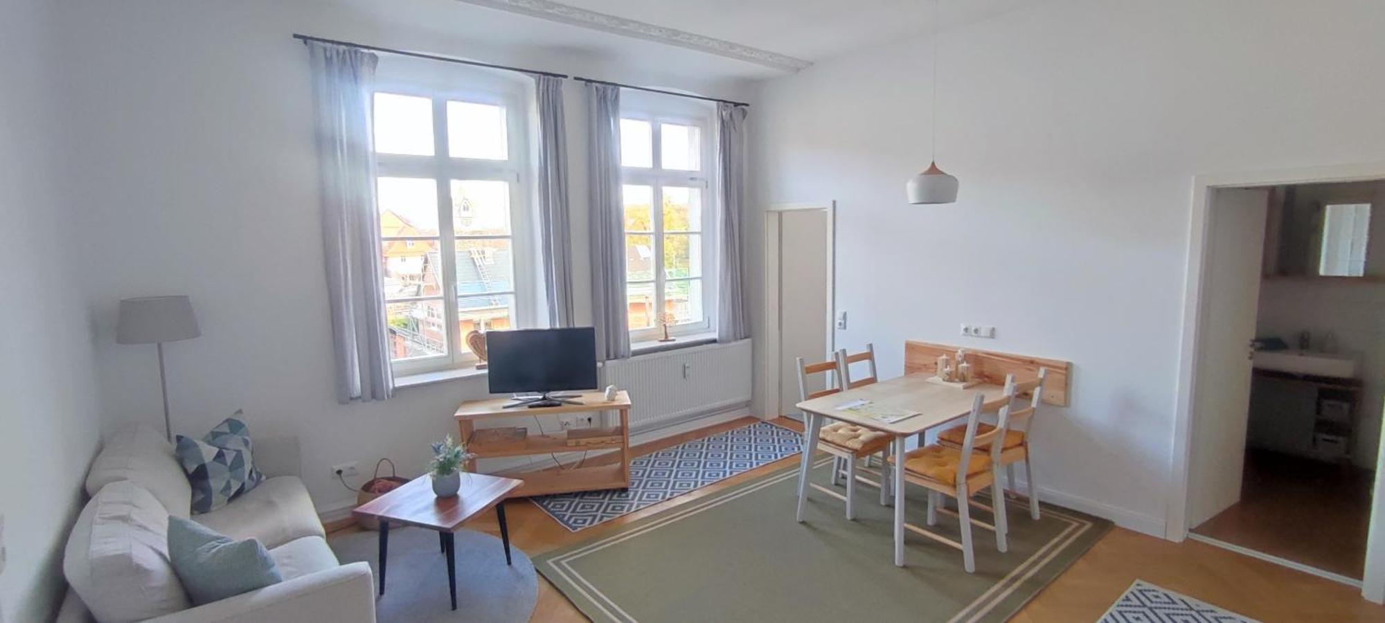 Schoene Ferienwohnung Mit Zwei Schlafzimmern クヴェードリンブルク エクステリア 写真